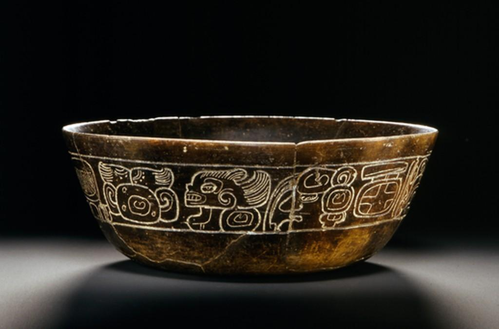 Cacao bowl with hieroglyphs